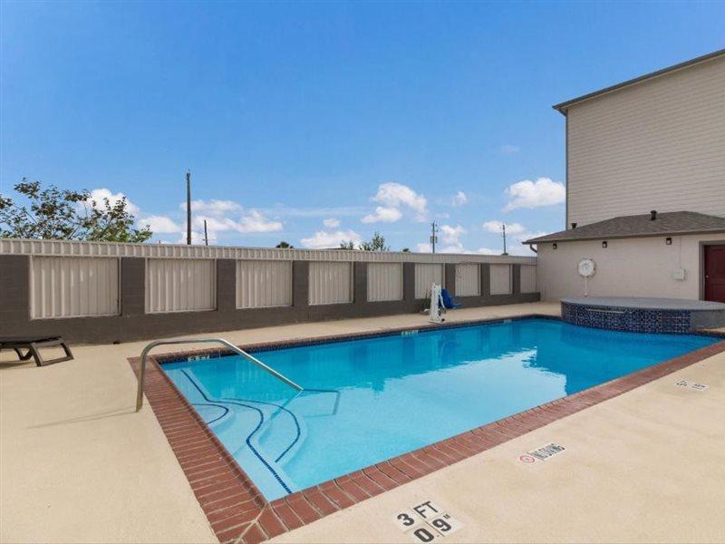 Red Roof Inn Plus + Galveston - Beachfront Dış mekan fotoğraf