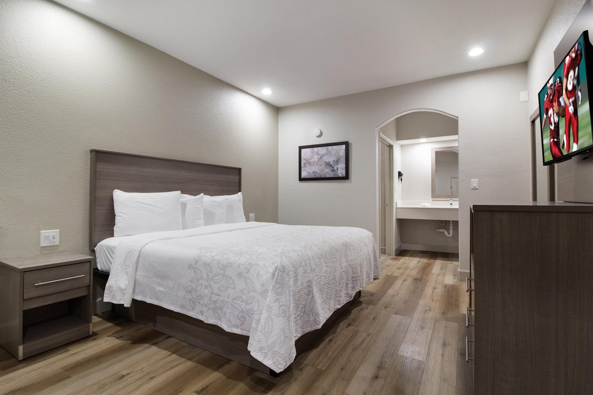 Red Roof Inn Plus + Galveston - Beachfront Dış mekan fotoğraf