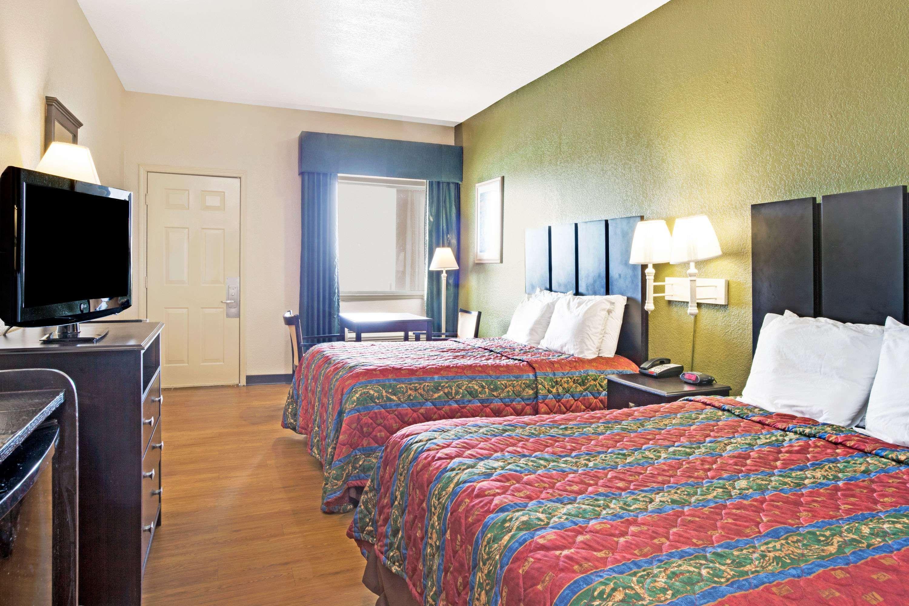 Red Roof Inn Plus + Galveston - Beachfront Dış mekan fotoğraf